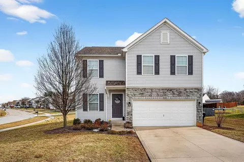 Exterior - 631 Rolling Acre Dr, Lithopolis, OH 43136 photo 8 of 10