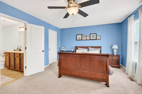 Bedroom - 631 Rolling Acre Dr, Lithopolis, OH 43136 photo 3 of 5