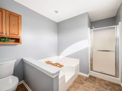 Bath - 7141 Long Pond Rd, Cable, OH 43009 photo 4 of 6