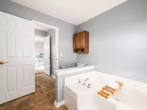 Bath - 7141 Long Pond Rd, Cable, OH 43009 photo 6 of 6