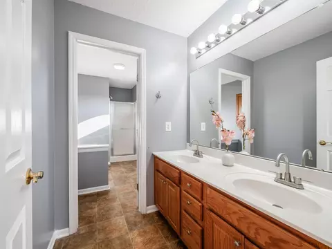 Bath - 7141 Long Pond Rd, Cable, OH 43009 photo 3 of 6