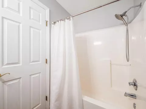 Bath - 7141 Long Pond Rd, Cable, OH 43009 photo 2 of 6