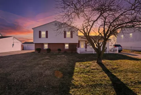 5220 Edgeview Rd, Columbus, OH 43207