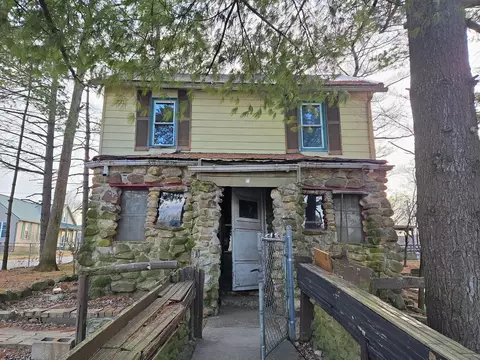 112 W Walnut St, Pleasantville, OH 43148