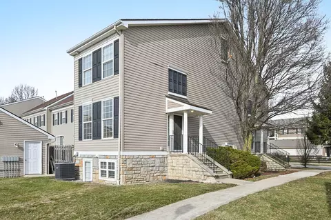 6395 Nottinghill Trail Dr, Canal Winchester, OH 43110