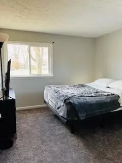 Bedroom - 128 Ravenwood Dr, Springfield, OH 45504 photo 1 of 5