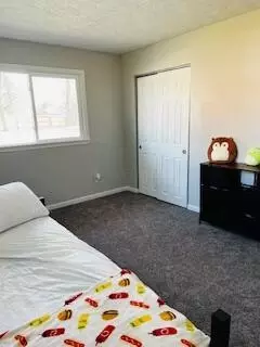 Bedroom - 128 Ravenwood Dr, Springfield, OH 45504 photo 3 of 5