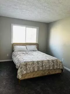 Bedroom - 128 Ravenwood Dr, Springfield, OH 45504 photo 4 of 5