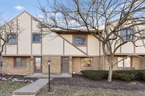3231 Stonecrest Ct #40, Columbus, OH 43221