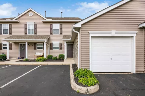 6977 Remsen Dr, Canal Winchester, OH 43110