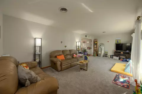 Living - 104 Terrell Ln, Pomeroy, OH 45769 photo 1 of 1