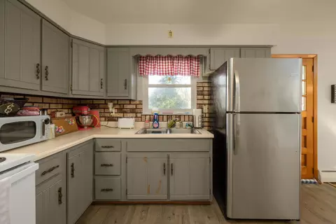 Kitchen - 104 Terrell Ln, Pomeroy, OH 45769 photo 2 of 2
