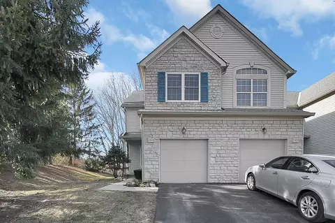 2571 Rustling Oak Blvd, Hilliard, OH 43026
