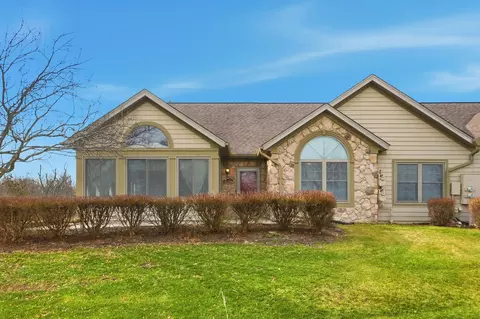 2558 Landings Way #8, Grove City, OH 43123