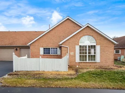 4920 Meadow Run Dr, Hilliard, OH 43026