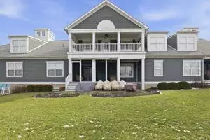 14879 Harbor Point Dr E, Thornville, OH 43076