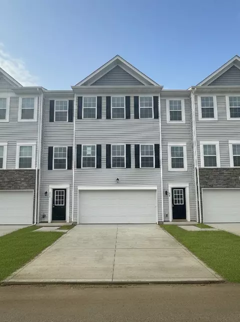 131 Dusky Willow Dr, Etna, OH 43068