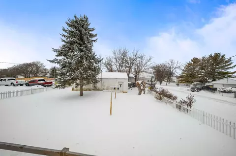 Exterior - 230 W Columbus St, Mount Sterling, OH 43143 photo 6 of 9