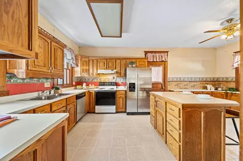 Kitchen - 230 W Columbus St, Mount Sterling, OH 43143 photo 3 of 7