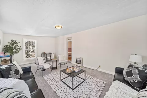 Living - 230 W Columbus St, Mount Sterling, OH 43143 photo 6 of 7