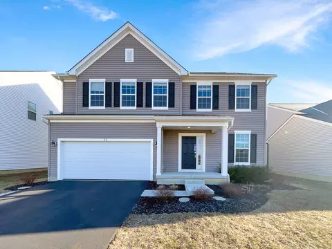 24 Erin Hills Rd, Commercial Point, OH 43116