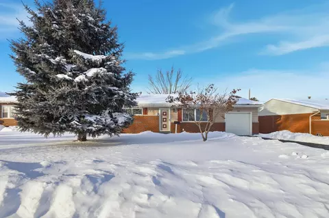 670 Hillsdale Dr, West Jefferson, OH 43162