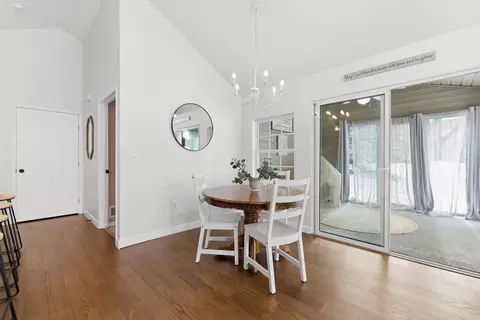 Dining - 1930 Farmbrook Cir S, Grove City, OH 43123 photo 1 of 2