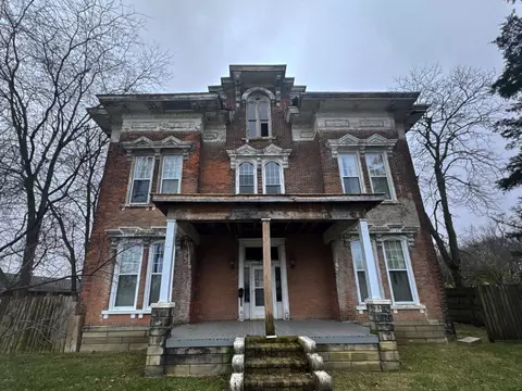 325 Cherry St, Washington Court House, OH 43160