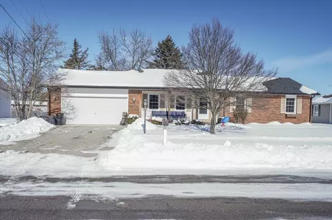 708 Damon Dr, Washington Court House, OH 43160