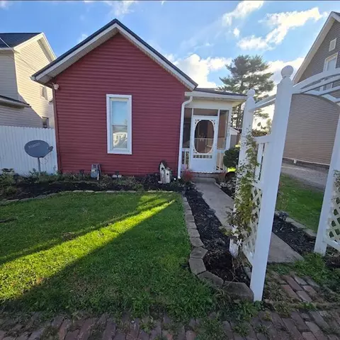 210 S 4th St, Byesville, OH 43723