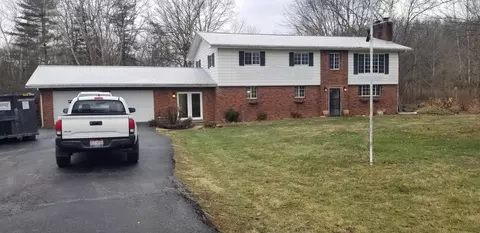 5595 Rhoric Rd, Athens, OH 45701