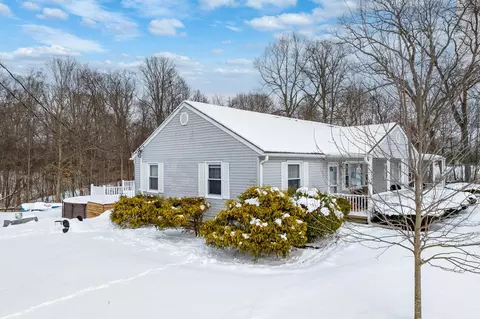 Exterior - 7618 Stout Rd, Circleville, OH 43113 photo 2 of 9