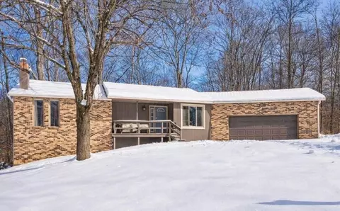 2955 Tarkman Dr, Nashport, OH 43830
