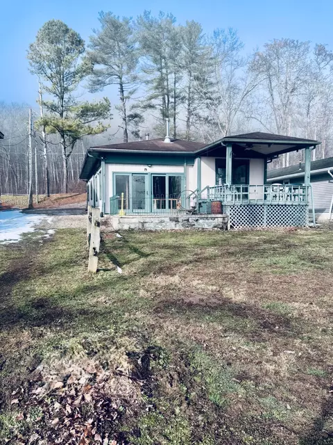 1500 S Riverview Rd, Stockport, OH 43787