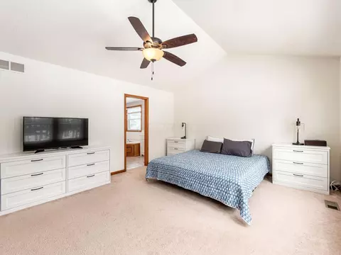 Bedroom - 974 Wake Dr, Westerville, OH 43082 photo 3 of 10