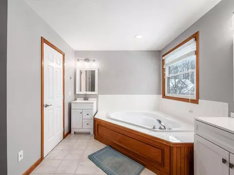 Bath - 974 Wake Dr, Westerville, OH 43082 photo 2 of 5