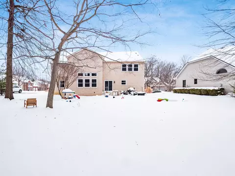 Exterior - 974 Wake Dr, Westerville, OH 43082 photo 6 of 10