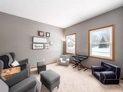 Living - 974 Wake Dr, Westerville, OH 43082 photo 3 of 10