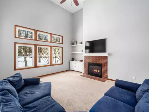 Living - 974 Wake Dr, Westerville, OH 43082 photo 5 of 10