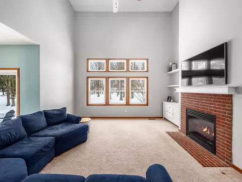 Living - 974 Wake Dr, Westerville, OH 43082 photo 7 of 10