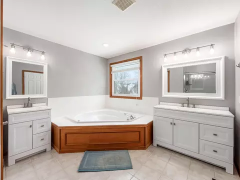 Bath - 974 Wake Dr, Westerville, OH 43082 photo 3 of 5