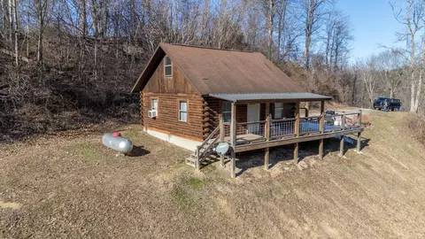603 Fairgreens Rd, Jackson, OH 45640 photo 4