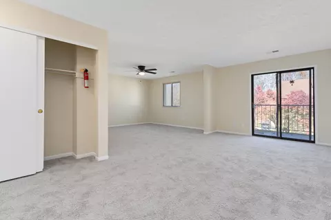 3941 Karl Rd #326, Columbus, OH 43224