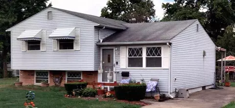 2251 Meridian Ct, Columbus, OH 43232