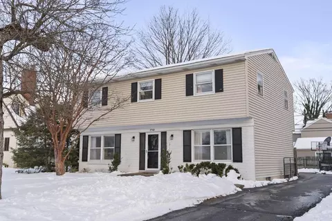 2748 Tremont Rd, Columbus, OH 43221