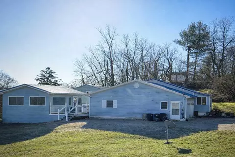 156 Rodgers St, Corning, OH 43730