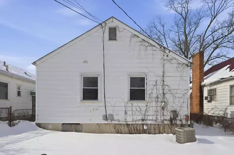 Exterior - 822 S Ruby Ave, Columbus, OH 43227 photo 9 of 13