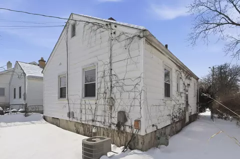 Exterior - 822 S Ruby Ave, Columbus, OH 43227 photo 8 of 13