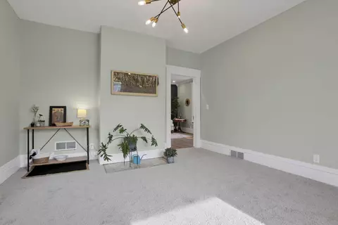 Living - 233 E 6th Ave, Lancaster, OH 43130 photo 2 of 3