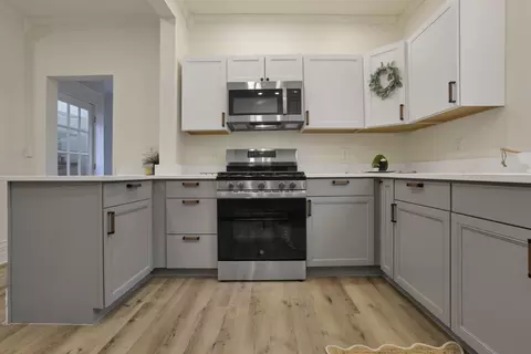 Kitchen - 233 E 6th Ave, Lancaster, OH 43130 photo 5 of 5